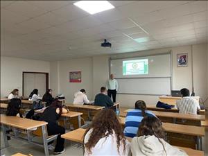 Bölümümüzde öğrencilere yönelik “Sıfır Atık, Kimyasal Atık, Elektronik, Floresan ve Pil Atık, Sürdürülebilir Su Yönetimi Eğitimleri” verildi.